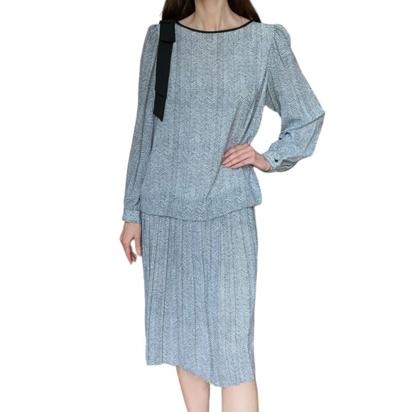 90’s Vintage Pleated Drop Waist Formal Herringbone Dress - Picture 6 of 8